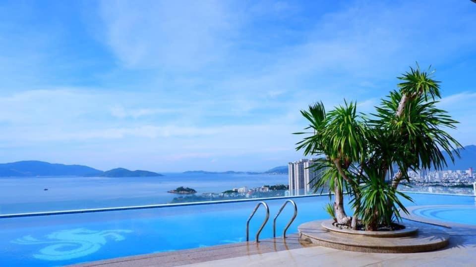 Appartement Scenia Bay Oceanfront By Housing à Nha Trang Extérieur photo