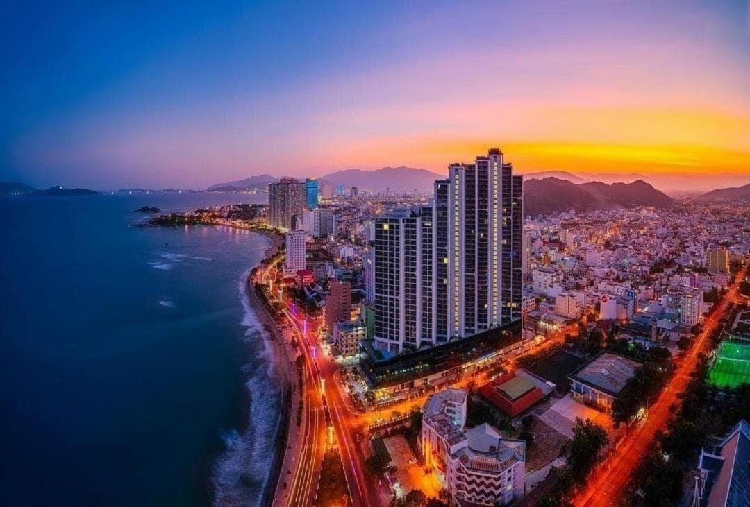 Appartement Scenia Bay Oceanfront By Housing à Nha Trang Extérieur photo