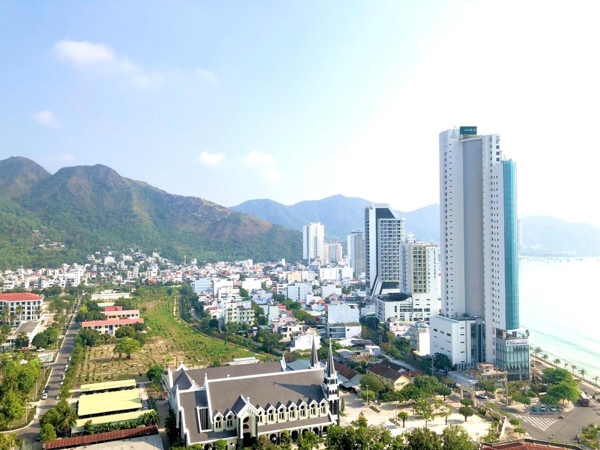 Appartement Scenia Bay Oceanfront By Housing à Nha Trang Extérieur photo