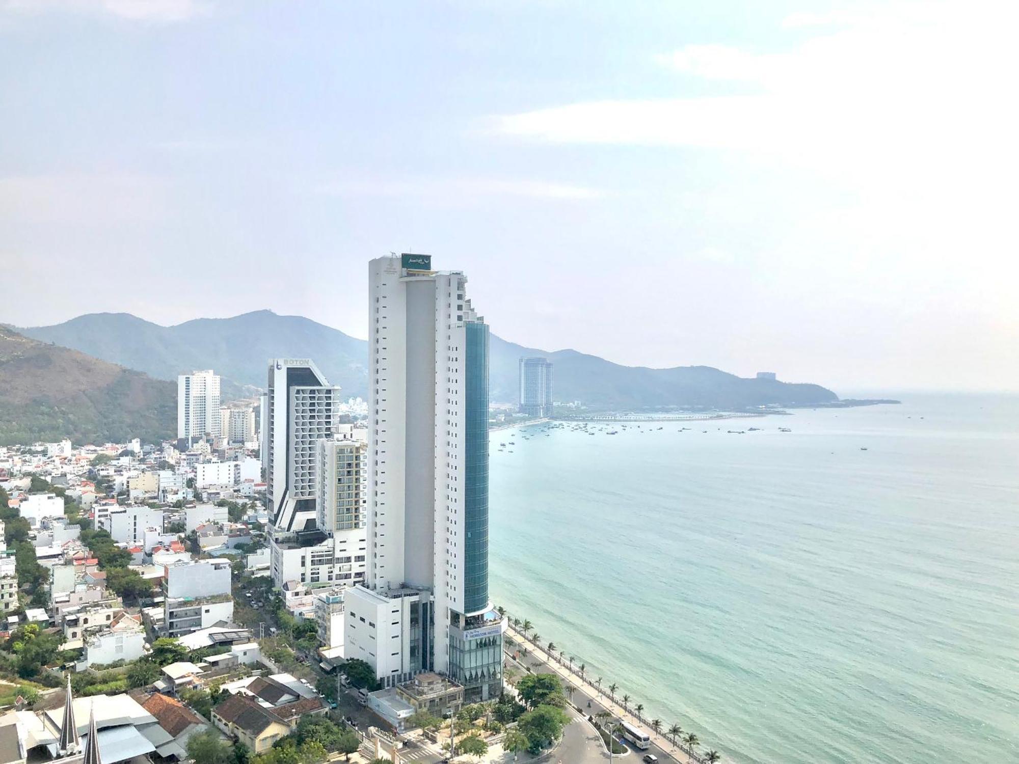 Appartement Scenia Bay Oceanfront By Housing à Nha Trang Extérieur photo