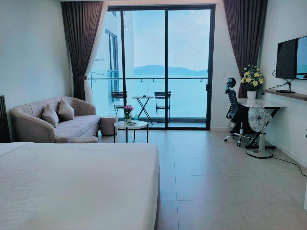 Appartement Scenia Bay Oceanfront By Housing à Nha Trang Extérieur photo
