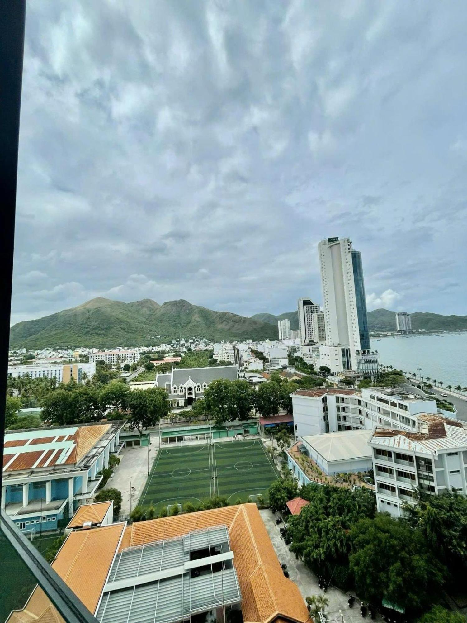 Appartement Scenia Bay Oceanfront By Housing à Nha Trang Extérieur photo