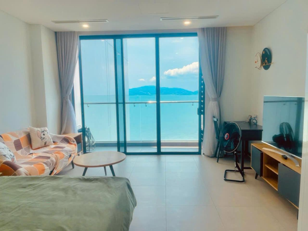 Appartement Scenia Bay Oceanfront By Housing à Nha Trang Extérieur photo