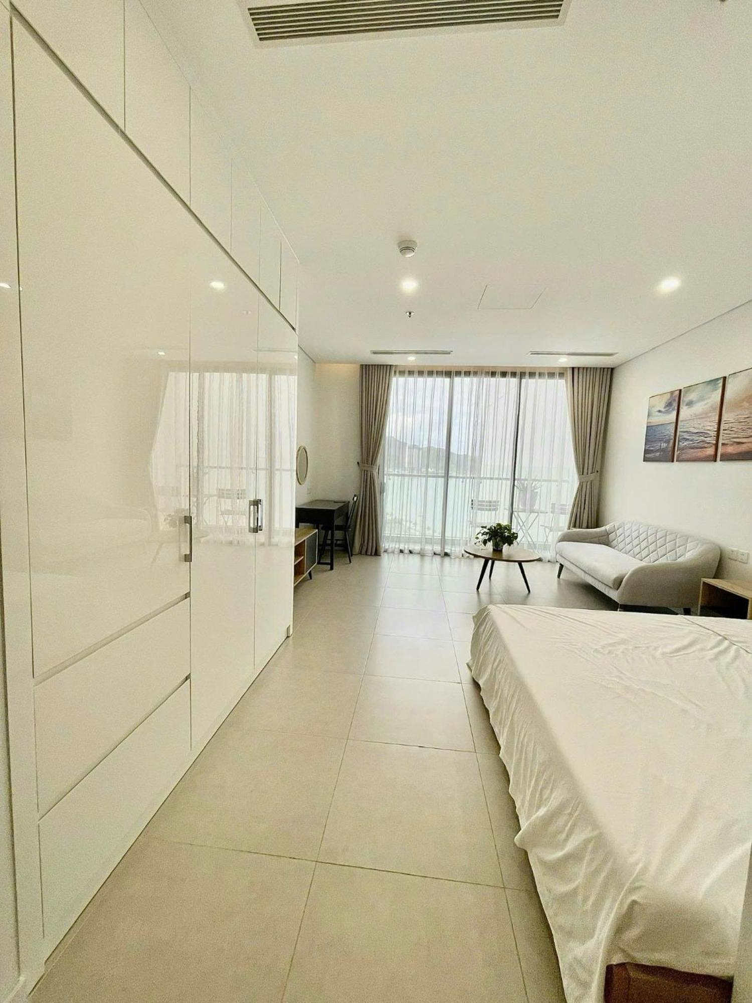 Appartement Scenia Bay Oceanfront By Housing à Nha Trang Extérieur photo