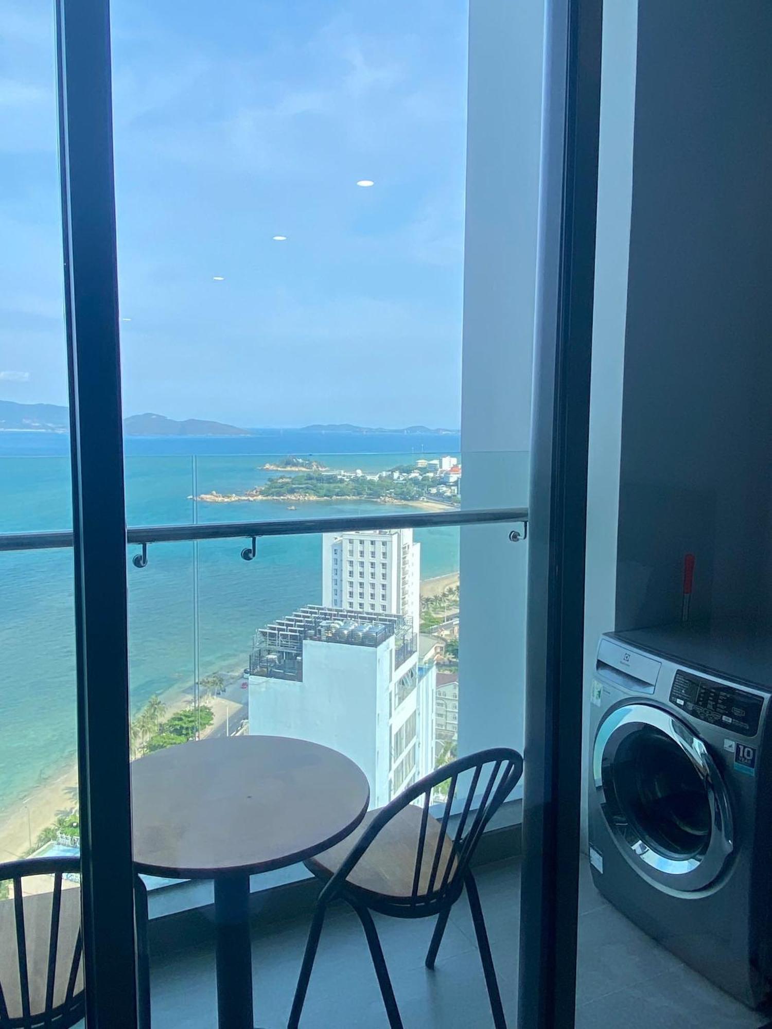Appartement Scenia Bay Oceanfront By Housing à Nha Trang Extérieur photo